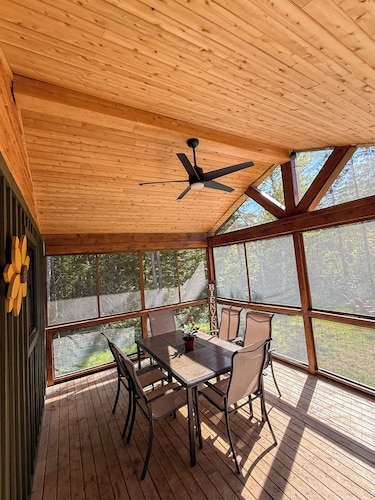 Poplar Retreat - with hot tub