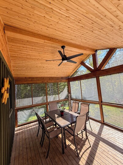 Poplar Retreat - with hot tub