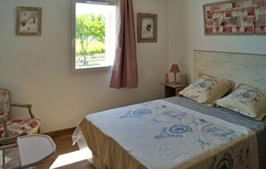 4 Schlafzimmer, Reisekinderbett, Bettwäsche