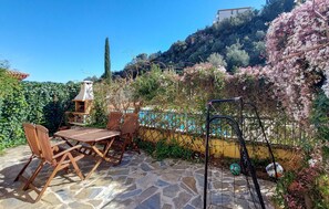 Outdoor dining - 2 bedroom cozy apartment in Benalmádena (Benalmádena)