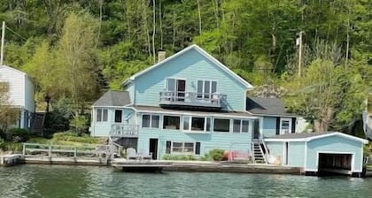 Fantastic lake house on the south shore of Cuba Lake.