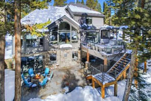 Exterior - NEW Timber's Edge Estate: Modern Luxury, Vaulted Ceilings, Private Hot Tub, Epic Views (Breckenridge)
