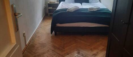 2 室のベッドルーム、WiFi、ベッドシーツ