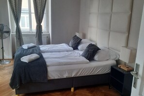 2 dormitorios, tabla de planchar con plancha, wifi y ropa de cama