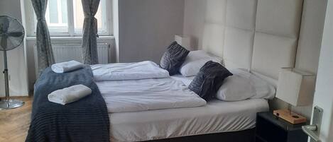 2 bedrooms, WiFi, bed sheets