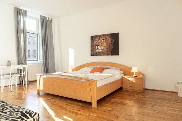 3 bedrooms, WiFi, bed sheets