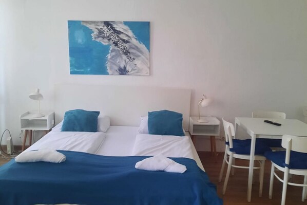 2 bedrooms, WiFi, bed sheets