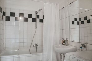 Hårtørrer, håndklæder, Sæbe, Shampoo