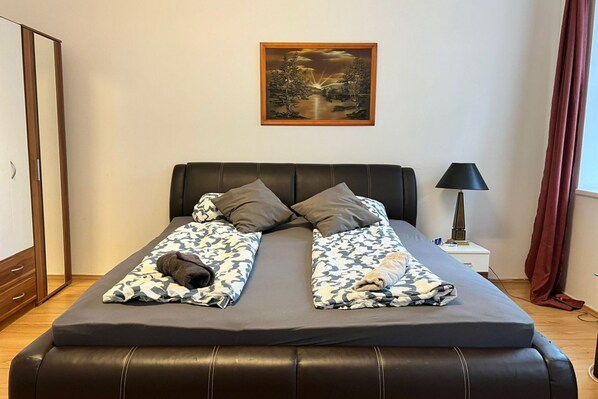 1 bedroom, WiFi, bed sheets