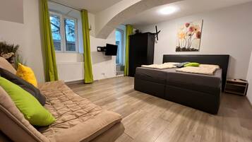 1 bedroom, WiFi, bed sheets