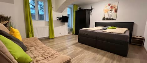 1 bedroom, WiFi, bed sheets