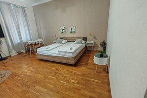 2 bedrooms, iron/ironing board, WiFi, bed sheets