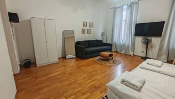 2 Schlafzimmer, BĂŒgeleisen/BĂŒgelbrett, WLAN, BettwĂ€sche