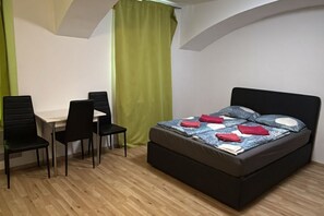 1 bedroom, WiFi, bed sheets
