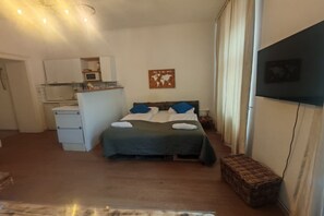 1 bedroom, iron/ironing board, WiFi, bed sheets