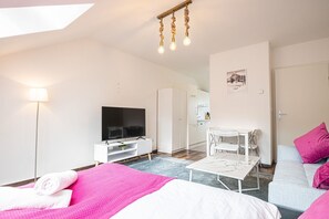 1 bedroom, WiFi, bed sheets