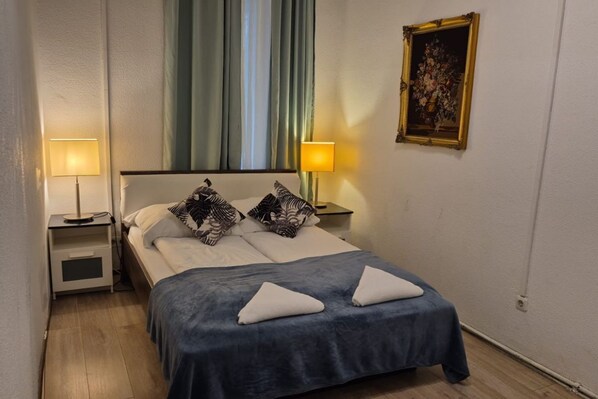 1 chambre, accès Internet, draps fournis