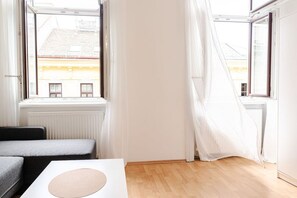 Smart TV - Pleasing 2BR Apt. AKH-Perfect for Groups (Wien)