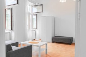 Smart TV - Pleasing 2BR Apt. AKH-Perfect for Groups (Wien)