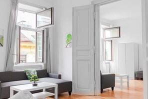 Smart TV - Pleasing 2BR Apt. AKH-Perfect for Groups (Wien)