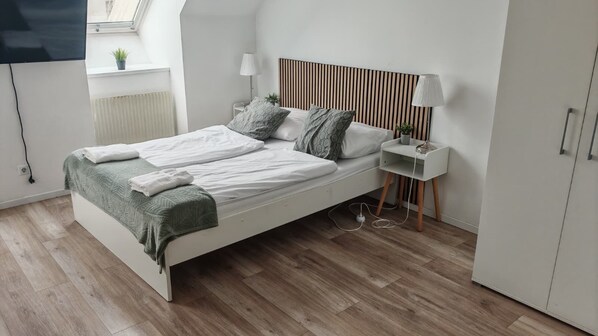 2 bedrooms, WiFi, bed sheets