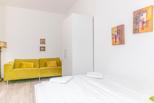 2 bedrooms, WiFi, bed sheets