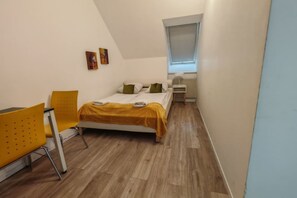 2 chambres, fer et planche à repasser, Wi-Fi, literie fournie