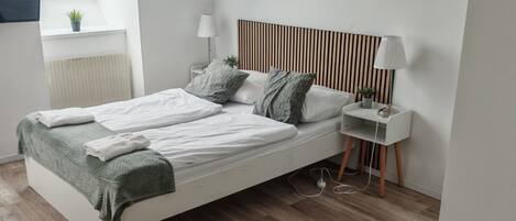 2 bedrooms, iron/ironing board, WiFi, bed sheets