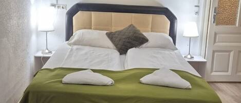 1 bedroom, WiFi, bed sheets