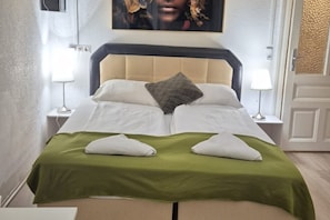 1 bedroom, WiFi, bed sheets