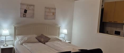 1 bedroom, WiFi, bed sheets