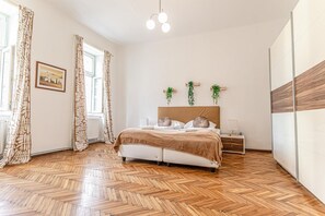 2 bedrooms, iron/ironing board, bed sheets
