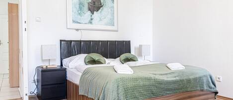 2 bedrooms, bed sheets