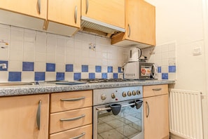 Microwave, oven, stovetop, coffee/tea maker