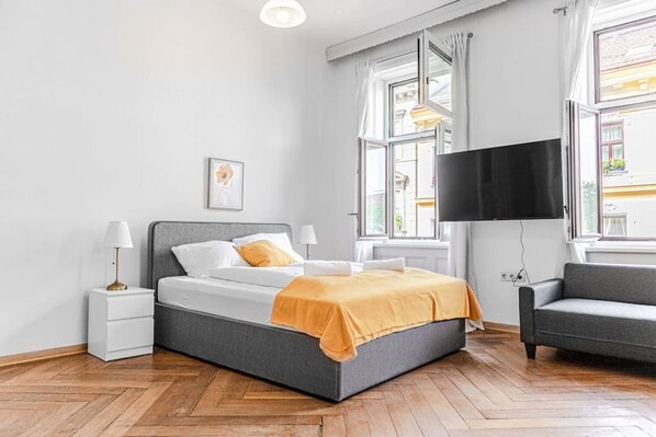 2 bedrooms, iron/ironing board, WiFi, bed sheets
