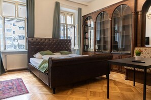 4 bedrooms, WiFi, bed sheets