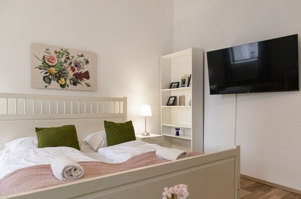 2 bedrooms, WiFi, bed sheets