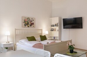 2 室のベッドルーム、WiFi、ベッドシーツ