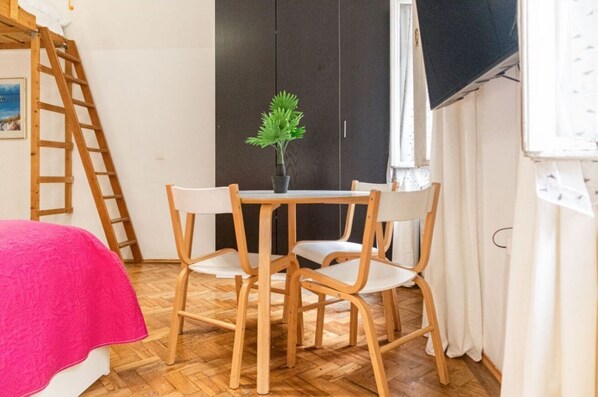 1 Schlafzimmer, WLAN, Bettwäsche
