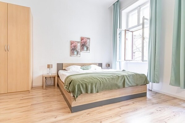 1 bedroom, WiFi, bed sheets