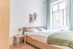 1 bedroom, WiFi, bed sheets