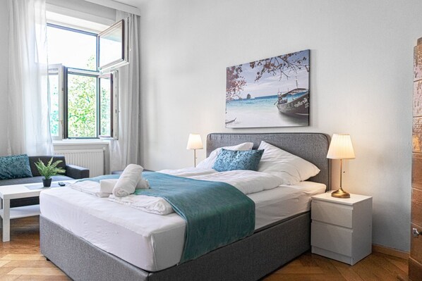 3 bedrooms, iron/ironing board, WiFi, bed sheets