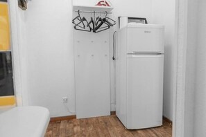 Interior - Vivid King Bed Apt.- 12 min. From The City Center (Wien)