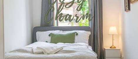 1 bedroom, WiFi, bed sheets