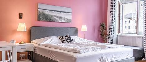 1 bedroom, WiFi, bed sheets