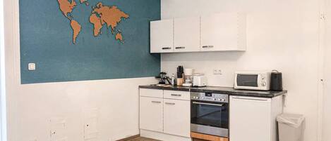 Microwave, oven, stovetop, coffee/tea maker