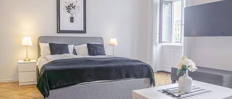 1 habitación, tabla de planchar con plancha, wifi y ropa de cama