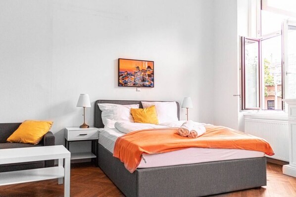 2 bedrooms, WiFi, bed sheets