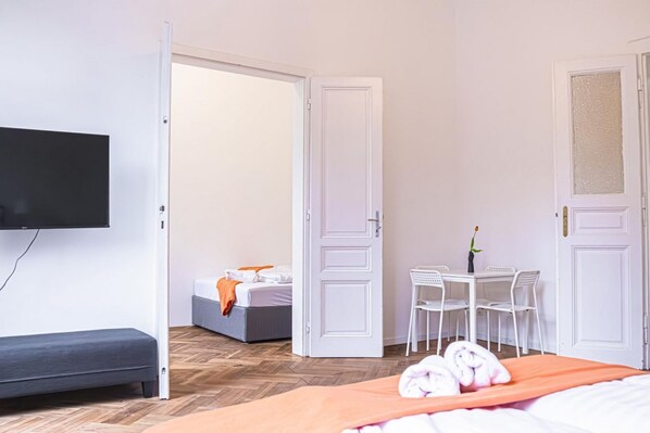 2 bedrooms, iron/ironing board, WiFi, bed sheets