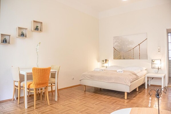 1 bedroom, WiFi, bed sheets